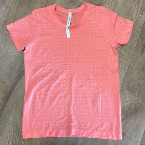 Lululemon Tshirt